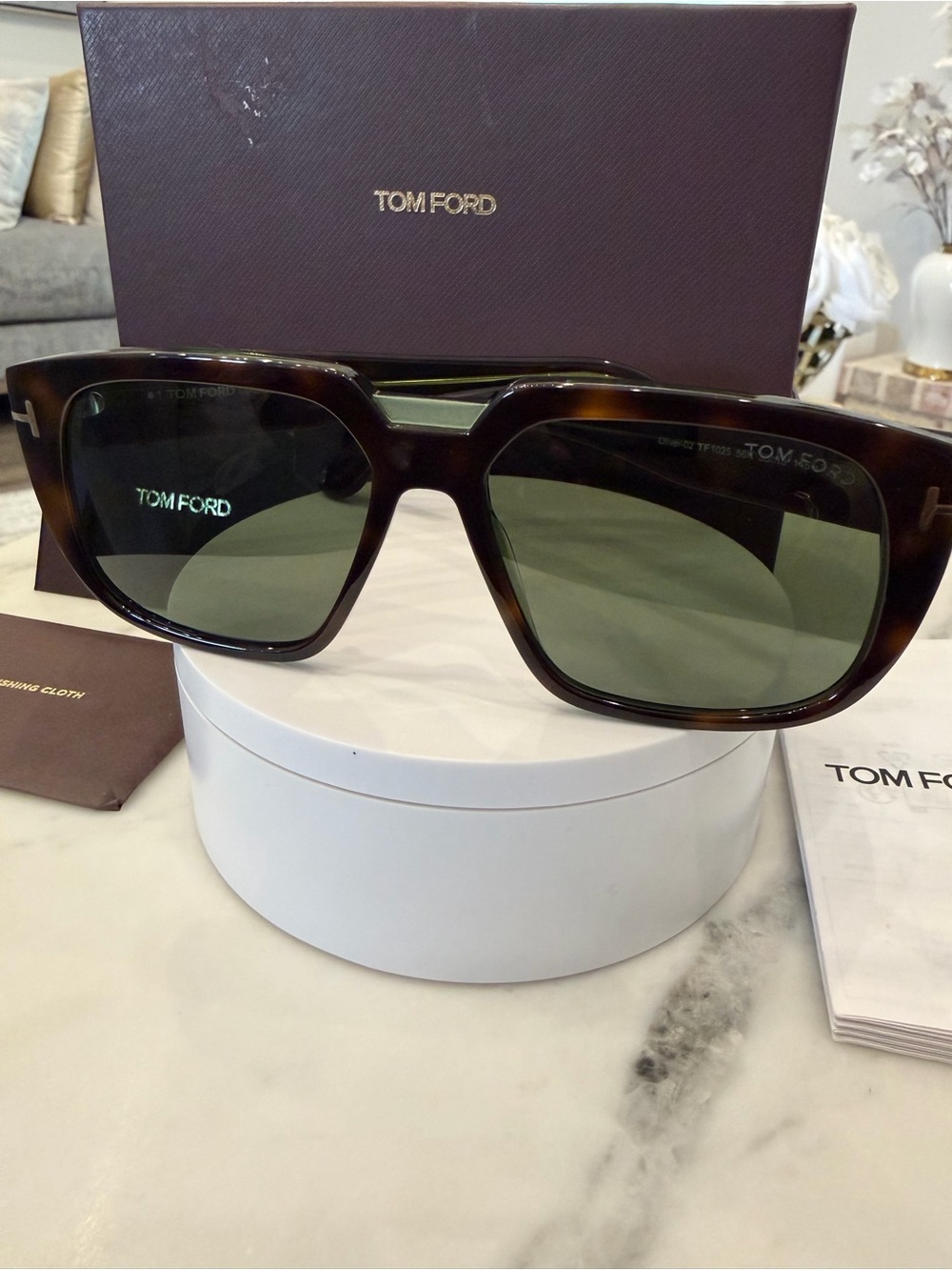 Tom Ford Oliver TF1025 Rectangular Tortoiseshell Sunglasses - Brown Amber - Picture 4 of 8